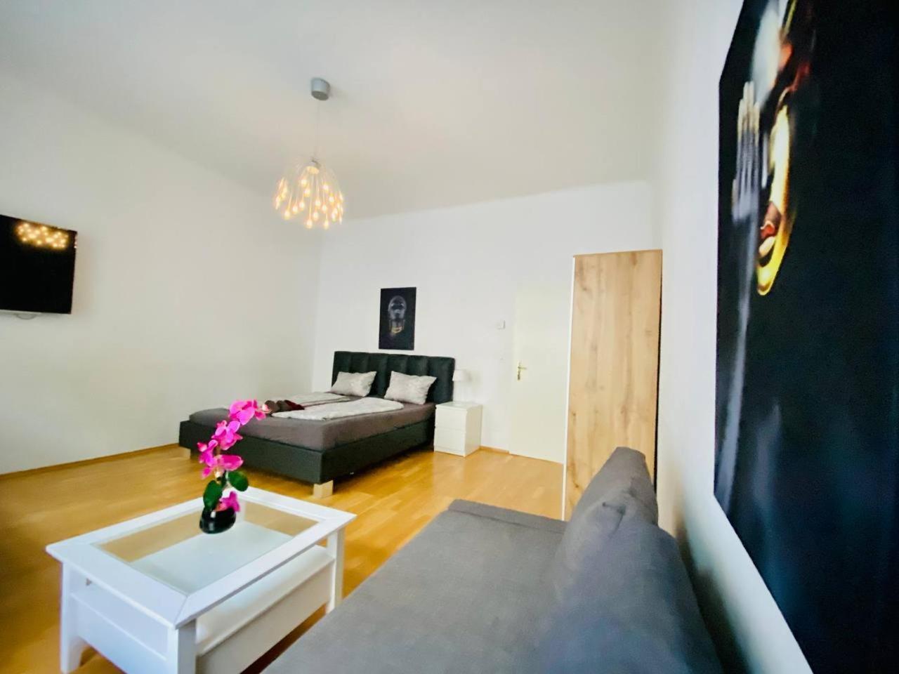 Family Apartment Th8 8 Wenen Buitenkant foto