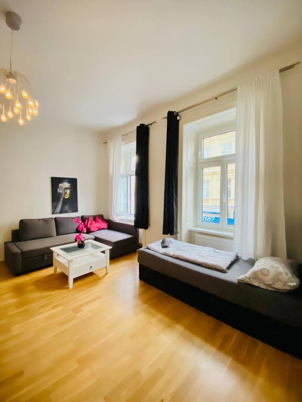 Family Apartment Th8 8 Wenen Buitenkant foto