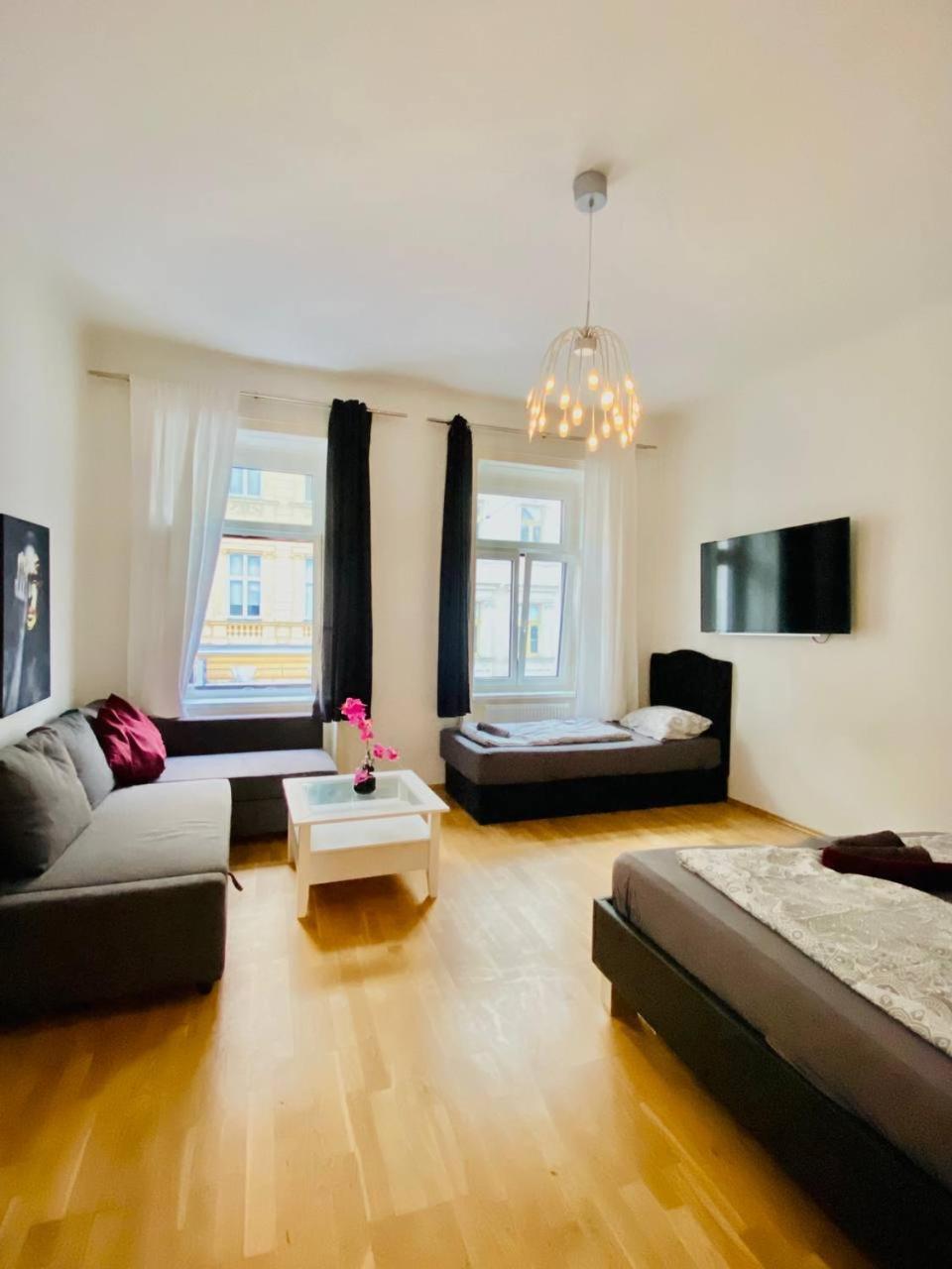 Family Apartment Th8 8 Wenen Buitenkant foto